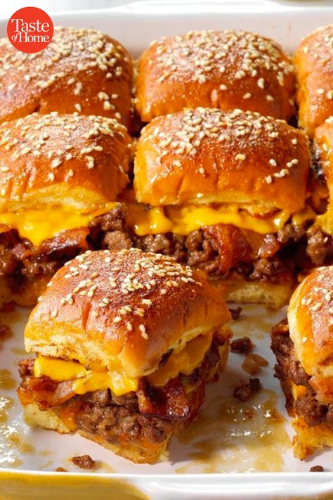 Christmas Potluck Ideas, Super Bowl Appetizers, Sliders Recipes Hawaiian Rolls, Potluck Appetizers, Sandwich Vegetarian, Christmas Potluck, Potluck Ideas, Cheeseburger Sliders, Superbowl Appetizers