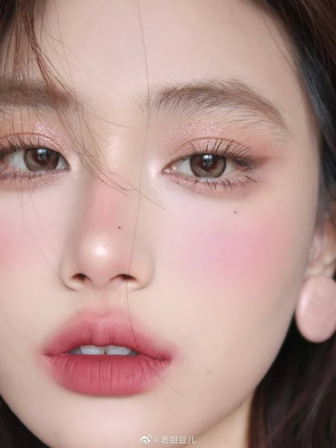 Natural Douyin Makeup, Korean Inspired Makeup, Natural Korean Makeup, Asian Makeup Natural, Douyin Makeup Look, Makeup Ala Korea, Makeup Asia, Rosa Make-up, Soft Make-up