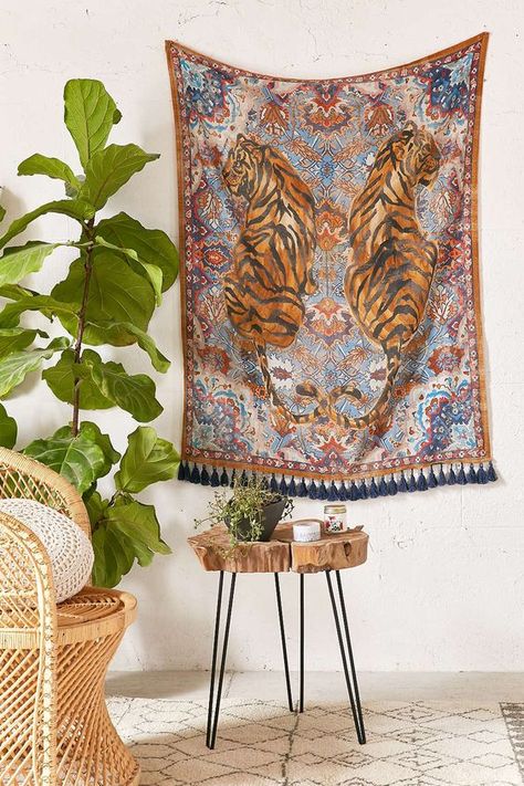 4 Helpful Ways to Spruce Up Your Living Room On the Cheap Ceiling Tapestry Ideas, Dorm Room List, Tiger Tapestry, Ceiling Tapestry, Hipster Home Decor, Hipster Home, Tapestry Ideas, Tumblr Rooms, Ideas Living Room