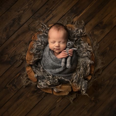 Baby Boy Newborn Pictures, Knitted Wrap, Newborn Photography Boy, Newborn Fashion, Baby Pictures Newborn, Newborn Photography Poses, Newborn Baby Photoshoot, Newborn Poses, Newborn Shoot