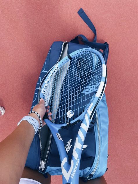 Tennis Racquet Bag, Mode Tennis, Tennis Lifestyle, Tennis Racket Bag, Tennis Pictures, Racquet Bag, Tennis Aesthetic, Tennis Life, Sporty Aesthetic