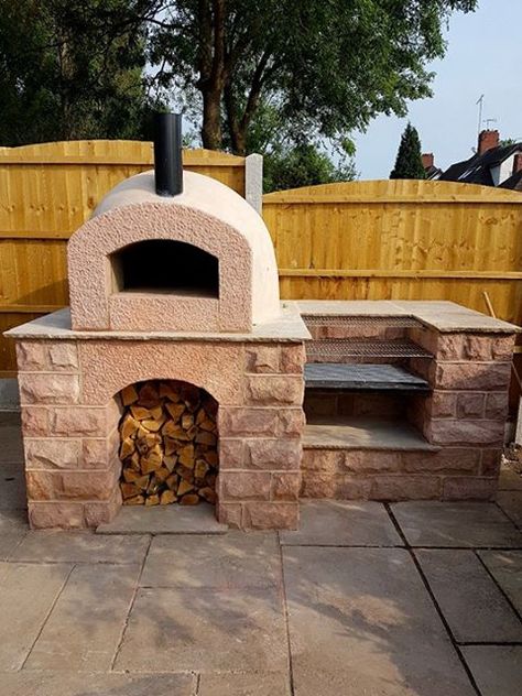 Milan 750 Pizza oven kit used with stone base and built in BBQ. Brick Built Bbq, Outdoor Fireplace Pizza Oven, Brick Pizza Oven Outdoor, Pizza Oven Outdoor Diy, Parrilla Exterior, Garden Pizza, Pizza Oven Outdoor Kitchen, Brick Oven Outdoor, Pizza Oven Kits