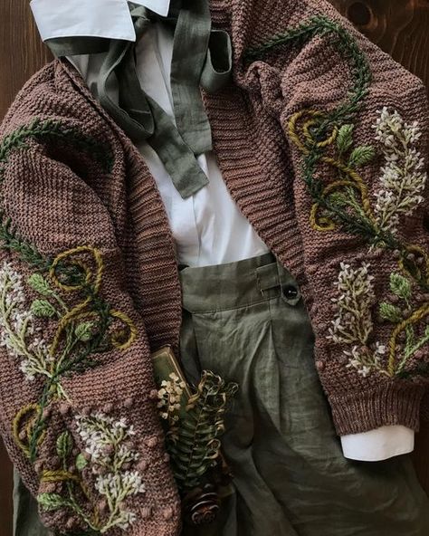 Closed Outfit, Earthy Outfits, Sit Out, Floral Sweater, Embroidered Cardigan, Embroidered Sweater, Last Post, Really Cute Outfits, Under The Stars