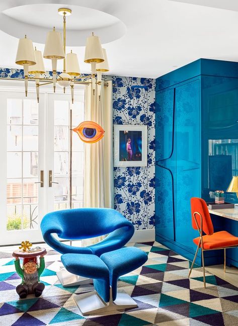 Memphis Furniture, Greenwich Village Apartment, Maximalist Interior, Memphis Style, Luxury Chandelier, Dream Closets, Wallpaper Trends, Plywood Furniture, Greenwich Village