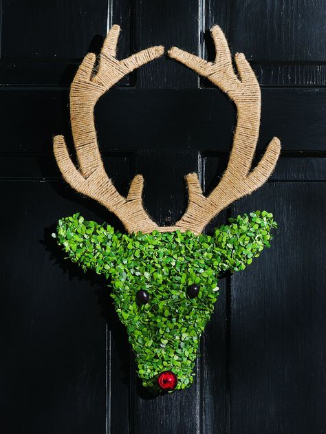 Christmas Boxwood, Deer Door, Deer Head Decor, Wall Hanging Christmas Tree, Christmas Centrepieces, Wreath Alternative, Faux Boxwood, Head Wreath, Door Swag