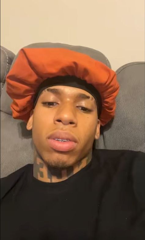 Nle Choppa Rare Pics, Gangsta Rapper, Nle Choppa, Cute Dreads, Rapper Style, Cute Lockscreens, Light Skin Men, Rapper Outfits