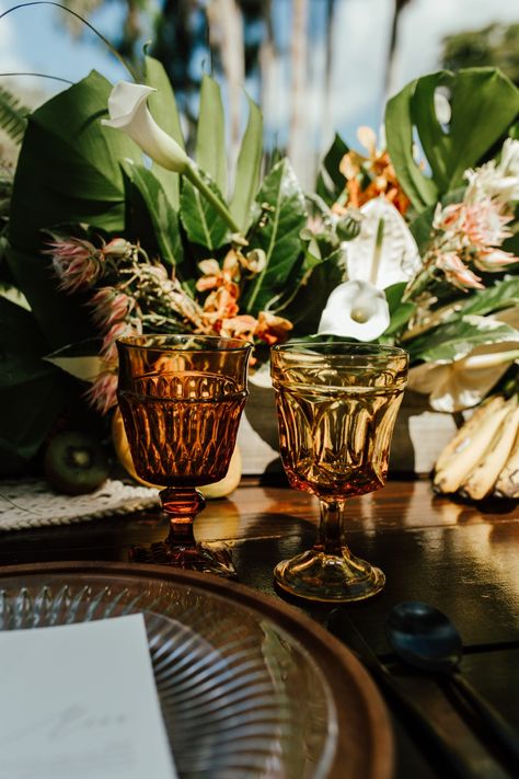 Tropical Bali Inspired Wedding Ideas Vintage Wedding Reception, Southern Vintage, Vintage Goblets, Wedding Inspiration Fall, Mason Jar Wine Glass, Wedding Mood, Vintage Photo, Bohemian Wedding, Decoration Table