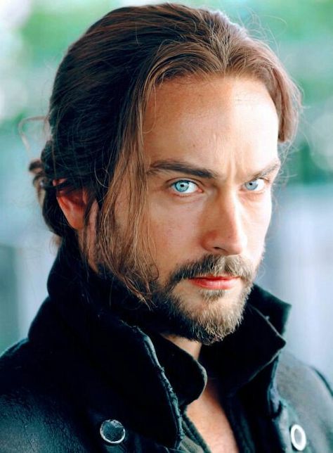 Tom Mison Sleepy Hollow Tv Series, Man With Long Hair, Tom Mison, The Legend Of Sleepy Hollow, Headless Horseman, I Love Cinema, Sleepy Hollow, British Actors, Beautiful Eyes