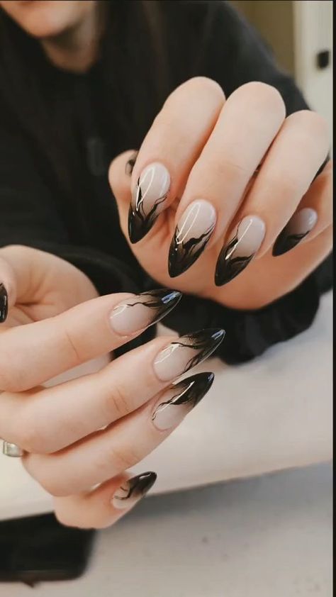 Spooky Halloween Nails, Fail Nails, Halloween Nails Diy, Matte Nails Design, Black Nail Designs, Rainbow Nails, Halloween Nail, Oval Nails, Nail Art Ideas