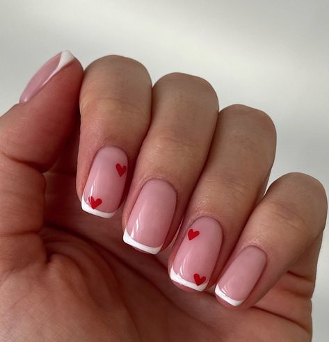 13 Cute Valentines Day Nails for Inspiration - Love and Marriage Round Square Nails, Nails With Hearts, Vday Nails, Valentines Day Nails, Squoval Nails, February Nails, Subtle Nails, London Nails, Nail Designs Valentines