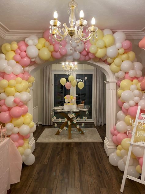 Yellow 18th Birthday Party, Pink And Yellow Birthday Party Decor, Yellow And Pink Birthday Theme, Pink And Yellow Decorations, Yellow Bday Theme, Pink And Yellow Decor Party Ideas, Light Yellow Birthday Theme, Pink And Yellow Party Theme, Yellow And Pink Birthday Decorations