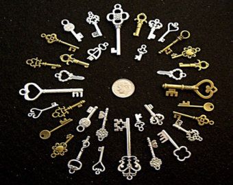 32 Pc Lot Skeleton Keys Bulk Charms Jewelry Steampunk Wedding Beads Supplies Pendant Set Collection Reproduction Vintage Antique Look Crafts Key Crafts, Art Altéré, Steampunk Key, Weekend Ideas, Skeleton Keys, Craft Pricing, Steampunk Wedding, Antique Keys, Wedding Tags