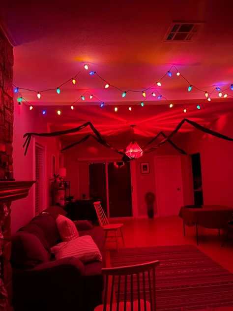 Strangers Things Halloween Party Strangers Things Halloween Decorations, Stranger Things Birthday Party Ideas, Stranger Things Halloween Decorations, Stranger Things Party, The Mind Flayer, Stranger Things Halloween Party, Horror Room, Stranger Things Halloween, Snoopy Birthday