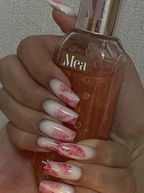 #manicureideas #kiss #aesthetic #manicure #ideas #vibe #mea #vibes #richvibe Nails Kisses Design, Kiss Aesthetic, Kiss Mark, Kiss Nails, Manicure Ideas, Hershey Kisses, Best Acrylic Nails, Pretty Nails, Cute Nails