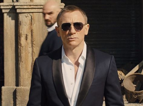 Danial Craig, James Bond Sunglasses, Spectre 007, James Bond Outfits, Daniel Craig Style, Bond Outfits, Clothes Alternative, Daniel Graig, Bond Style