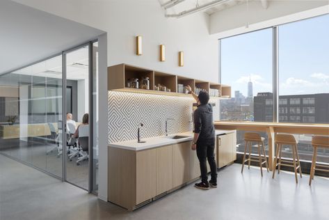 Project Worldwide Offices - New York City Office Kitchenette, Kitchen Pantries, Office Canteen, Kitchen Pantry Organization, Organizing Kitchen, Commercial Office Design, Office Pantry, Pantry Room, Office Interior Design Modern