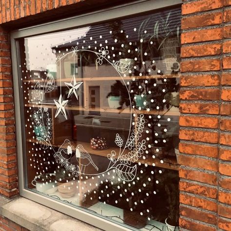 Painted Window Art, Christmas Shop Window, Window Markers, Window Mural, Christmas Window Painting, Window Drawing, Christmas Window Display, Winter Window, Christmas Window Decorations