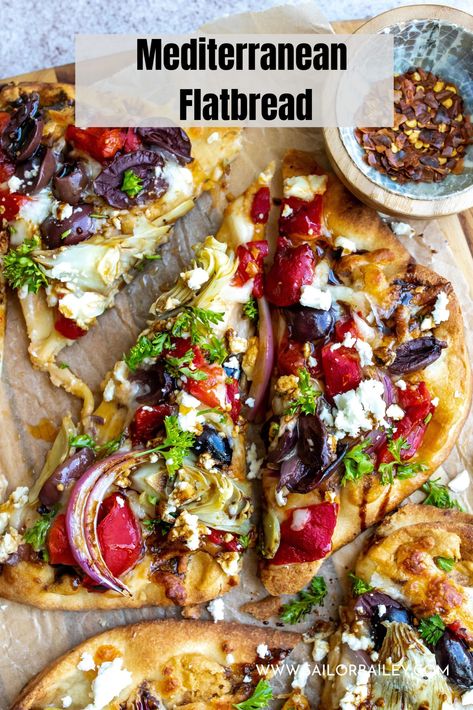 Mediterranean Flatbread is easy, healthy and the perfect appetizer to share, or meal to be enjoyed. Bursting with flavors and ready in about 20 minutes. via @sailor_bailey Mediterranean Flatbread Pizza Recipes, Easy Healthy Dinner Meals Families, Mediterranean Flat Bread Pizza, Mediterranean Flat Bread Recipes, Flatbread Meal Ideas, Mediterranean Recipes For A Crowd, Medditeranean Lunch Recipes, Mediterranean Fusion Food, Fancy Flatbread