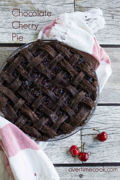 {{  chocolate cherry lattice pie. }} Smoothie Recipes Fruit, Chocolate Cherry Pie, Chocolate Pie Crust, Chocolate Decadence, Snacks Fruit, Desserts Fruit, Pie Pops, Fresh Cherry, Cherry Filling