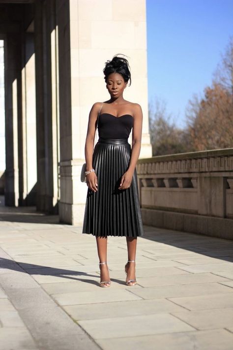 Plated Leather Skirt Outfit, Classy Pleated Skirt Outfit, Pleated Black Leather Skirt Outfit, Fitted Pleated Skirt, Leather Skirt Outfit Spring, Black Pleated Leather Skirt Outfit, Faux Leather Pleated Skirt Outfit, Black Leather Pleated Skirt Outfit, Pleaded Skirt Outfits Aesthetic