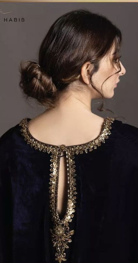 Pakistani Back Neck Design, Velvet Neck Designs Pakistani, J. Collection Pakistan, Neck Design For Velvet Suit, Valvet Work Blouse, Velvet Suit Back Neck Design, Velvet Back Neck Design, Velvet Neck Designs, Valvet Work Design