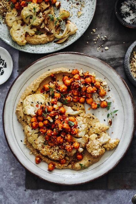 Harissa Chickpeas, Vegan Dinner Party, Roast Cauliflower, Baba Ganoush, Cauliflower Recipes, Roasted Cauliflower, Meat Free, Vegan Dishes, Vegan Dinners