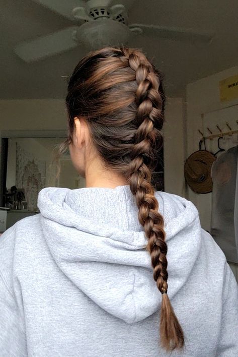 Hairstyle With Dutch Braids, One Dutch Braid Down The Middle, Dutch Braid Single, Dutch Braid Aesthetic, Medium Length Dutch Braids, Dutch Braids Aesthetic, Curly Hair Dutch Braids, Braid For Sports, Vb Hairstyle