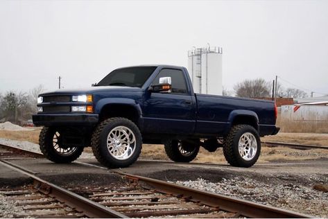 Checkout @lonestarsilverado awesome OBS Chevy. .. #classictrucks #liftedtrucks #oldschooltrucks #offroad4x4 #liftedlifestyle #vintagetrucks… | Instagram Chevy Obs, Box Chevy, Lifted Silverado, Obs Chevy, Gmc Suv, Obs Truck, Chevy Trucks Silverado, Silverado Truck, Dream Trucks