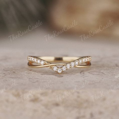 Unique Round Moissanite Wedding Band Solid Gold Rings Vintage Moissanite Stacking Ring Custom Wedding Ring Art Deco Women Handmade Jewelry ITEM DETAILS ●Available in yellow, white or rose solid 10k, 14k or 18k gold. This ring can be made in Platinum. ❀❀Wedding band  Stone: Moissanite Shape: Round shape Weight: about 0.19ct Band width around 1.5mm Visit my shop for more jewelry: https://www.etsy.com/shop/TheRoseCastle if you would like to customize your unique ring, you may contact us about your ideas and pictures. Hope I could get the chance to create fabulous rings for you! ❀Production ---- This ring is handmade and very good quality! Please allow 2-4 weeks for production. It can be made to any ring size.  ❀Engraving service We accept the engraving order, leave a note when placing an orde Wedding Rings Multiple Bands, Indian Wedding Rings Gold Women, Alternative Wedding Bands For Women, Modest Wedding Ring, Wedding Band For 3 Stone Ring, Nested Wedding Band, Women’s Rings, Stacked Wedding Rings Mixed Metals, Round Engagement Ring Stack