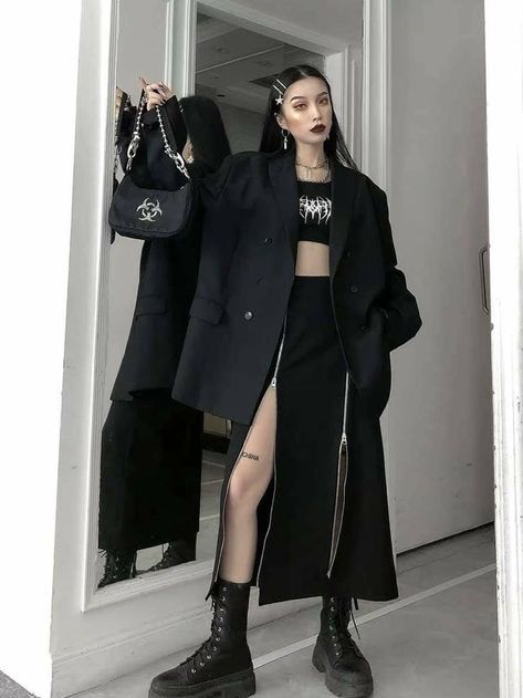 Dark Wave Fashion, Whimsigoth Moodboard, Vampy Outfit, Kpop Fashion Outfits, Fashion Fits, Edgy Outfits, Dark Fashion, Kpop Fashion, Asian Fashion