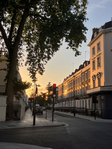 #morning #london #morningwalk #aesthetic #instagram #summer London Early Morning, London Morning Aesthetic, Sunrise City Aesthetic, Summer In London Aesthetic, London Streets Aesthetic, London Summer Aesthetic, Early Morning Aesthetic, London Sunrise, Early Summer Morning