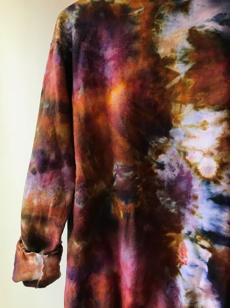 Hand Dyed Cotton Crew Neck Sweatshirt in Tiger's Eye Anna - Etsy Canada Ribe, Trash To Couture, Diy Tie Dye Shirts, Tie Dye Crafts, Tie Dye Fashion, Tie Dye Techniques, How To Tie Dye, Bleach Tie Dye, Diy Vetement