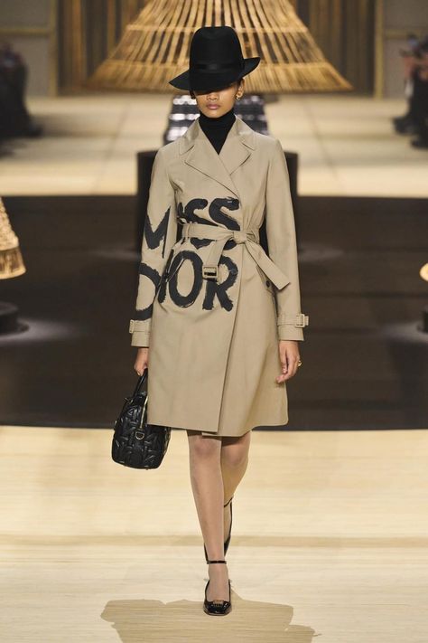 Christian Dior ready-to-wear autumn/winter ’24/’25 - Vogue Australia Dior Ready To Wear, Luxury Lifestyle Fashion, Summer Basics, Moda Paris, Dior Fashion, Runway Trends, Fashion 2024, Miss Dior, Runway Collection