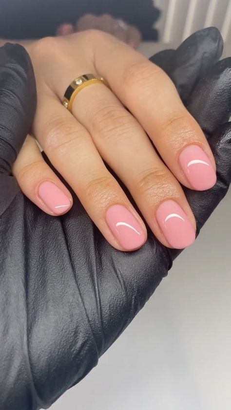 Brown French Nails, Nail Designs Chic, Elegant Nail Ideas, Pink Spring Nails, Short Pink Nails, Autumn Nail Designs, Brown Tips, Brown French, Trendy Shades