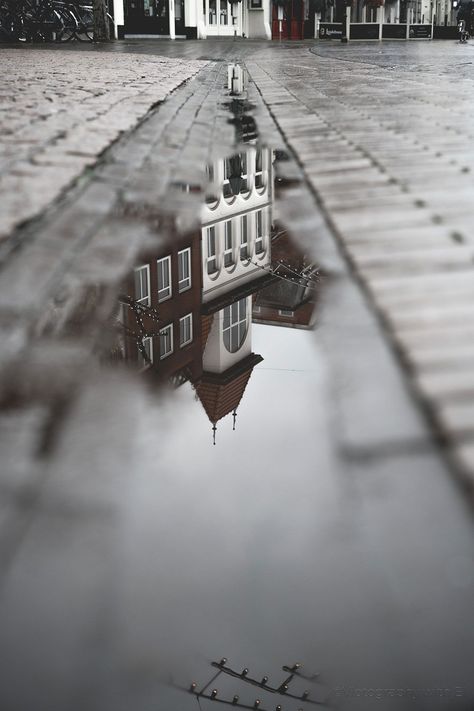 Rain City Photography, Moody Architecture Photography, Building Reflection In Water, Rain Street Photography, Street Landscape Photography, Street Photography Architecture, Photoshoot Ideas Buildings, Urban Nature Photography, Uk Street Photography