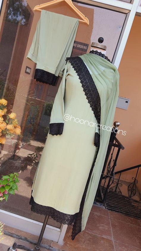 Pakistani Laces Suits, Punjabi Suit New Design, Plain Salwar Suit Designs With Lace, Punjabi Suit Sleeves Design, Laces Suits Design, Punjabi Simple Suit, Simple Suit Designs Punjabi, Lace Suits For Women, Plain Suit Ideas