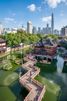 China Places To Visit, China City Aesthetic, Shanghai Aesthetic, Yuyuan Garden, China Aesthetic, Shanghai Travel, Shanghai Skyline, Shanghai City, Chinese City