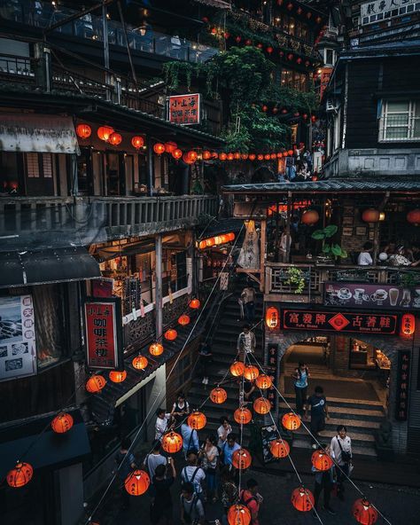 Chinese Architecture, Taipei Aesthetic, Taiwan Aesthetic, New Taipei City, Mountain City, Taiwan Travel, Taipei City, Japan Culture, Aesthetic Japan