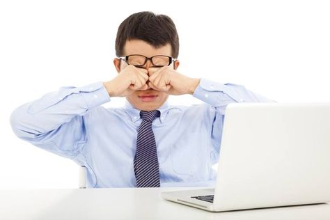 Experiencing eye strain? Try some of these tactics to reduce your eye discomfort and fatigue. Sistem Saraf, Computer Vision Syndrome, Eye Twitching, Irritated Eye, Digital Eye Strain, Blurry Vision, Eye Sight Improvement, Eye Exercises, Vision Eye