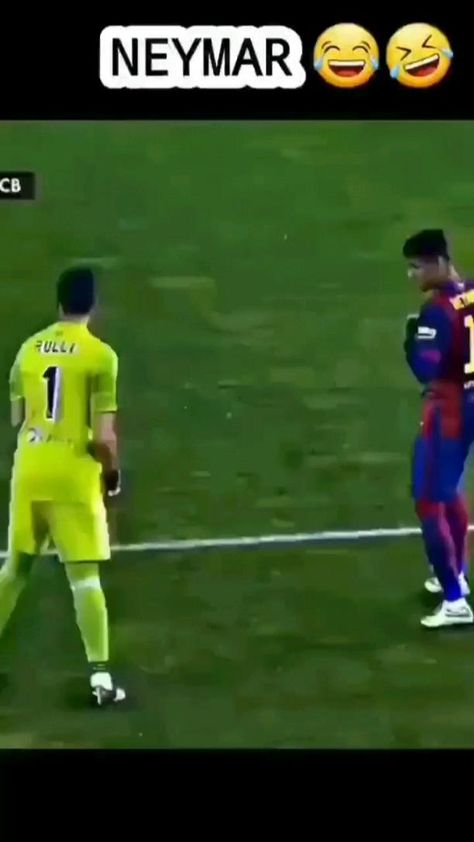 Neymar Funny, Best Football Goals, Funny Goals, Funny Soccer Videos, Soccer Gifs, Amazing Spiderman Movie, Playing Soccer, Football Party Food, Messi And Ronaldo