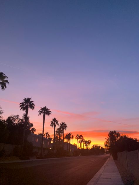 Las Vegas Desert Aesthetic, Sunset Las Vegas, Las Vegas Nevada Aesthetic, Las Vegas Houses, Prank Pics, Las Vegas Sunset, Aesthetic Las Vegas, Vegas Pics, Vegas Sunset