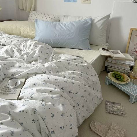 Cottagecore Aesthetic Room Decor, E Girl Room, Light Academia Cottagecore, Sala Vintage, Vintage Bedding Set, Pastel Bedding, Cottagecore Room, Cotton Bedding Set, Yellow Room