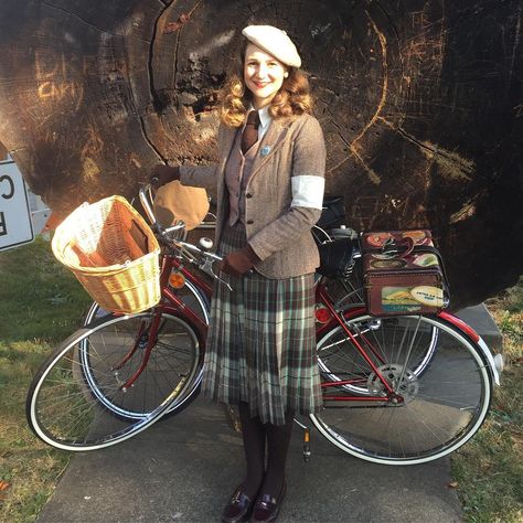 Tweed Ride, Tweed Run, Vintage Cycling, Quirky Style, Vintage Cycles, Riding Bike, I Want To Ride My Bicycle, Elegant Gothic, Mori Girl