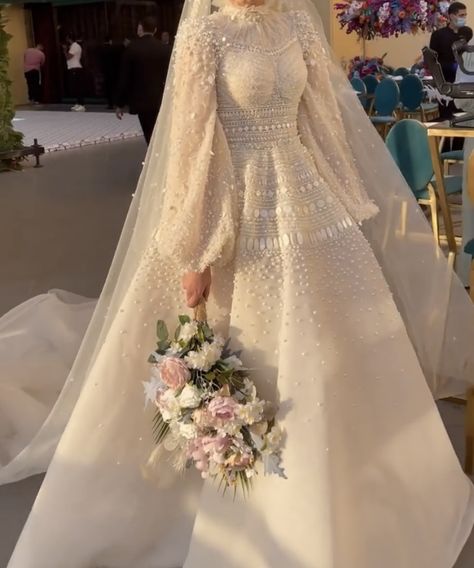 Arabic Gown Design, Wedding Dresses Islamic, Muslim Wedding Outfit, Wedding Outfits With Hijab, Wedding Dresses Arab, Islamic Wedding Dresses, Outfits With Hijab, Hijabi Wedding Dress, Different Wedding Dress Styles