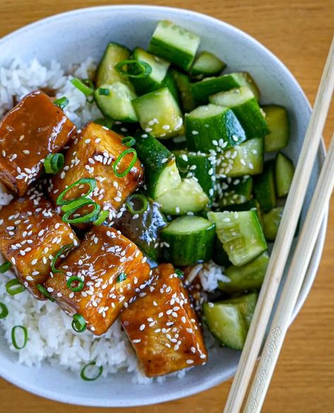 Crispy Sticky Tofu Bowls Sticky Tofu Bowl, Tofu Bowl Recipe, Tofu Bowls, Sticky Tofu, Fun Foods To Make, Tofu Bowl, Home Edit, Crispy Tofu, Dinner This Week