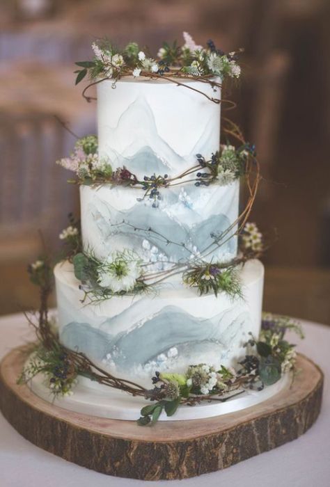 Wedding Decorations Nature, Twilight Inspired Wedding Cake, Green Rustic Wedding Cake, Wedding Cake Woodsy, Wedding Decor Earthy, Forest Inspired Wedding Cake, Mountains Wedding Cake, Twilight Style Wedding, Wedding Decor Mountain