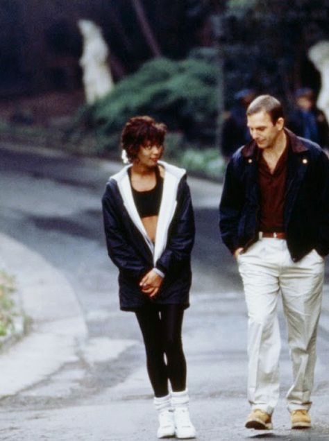 Imagem de whitney houston, kevin costner, and the bodyguard The Bodyguard 1992, Bodyguard Movie, Kevin Costner Whitney Houston, Janet Jackson Velvet Rope, The Bodyguard Movie, Houston Pictures, Whitney Houston Pictures, Retro Movies, The Bodyguard