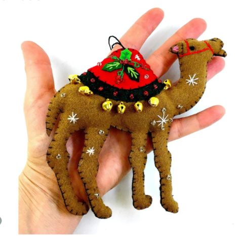 Nativity Felt Ornament, Felt Christmas Decorations Patterns Free, Felt Nativity Scene, Felt Donkey, Camel Craft, Felt Nativity, Diy Christmas Snowflakes, Felt Birds Ornaments, Felt Christmas Tree Decorations