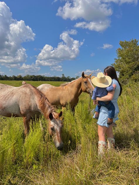 Mommy and me phptoshoot, horses, vsco, pinterest aesthetic, nature, 1st birthday picture ideas instagram Western Mom Aesthetic, Mommy Life Aesthetic, Photoshoot Ideas Mom And Son, Country Life Aesthetic Family, Country Family Aesthetic, 1st Birthday Picture Ideas, Birthday Picture Ideas Instagram, Birthday Picture Ideas, Western Photoshoot Ideas