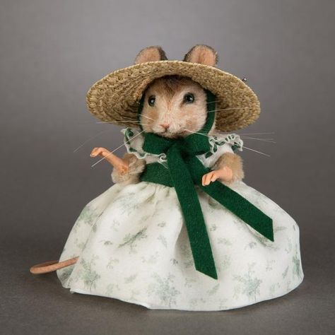 Name: Scarlett O'Hara Description: Mohair plush, height 3", jointed shoulders and neck, glass pupil eyes, embroidered features, inset whiskers, resin hands/feet, leather tail, custom-printed silk organza dress with silk ribbons and felt details, natural straw picture hat. Date of Release: 2017 Edition Notes: Ltd. Ed. 2 Rat Taxidermy, Rat Anatomy, Scarlett O Hara, Rhett Butler, Scarlett O'hara, Mouse Crafts, Cute Rats, Felt Bows, House Mouse